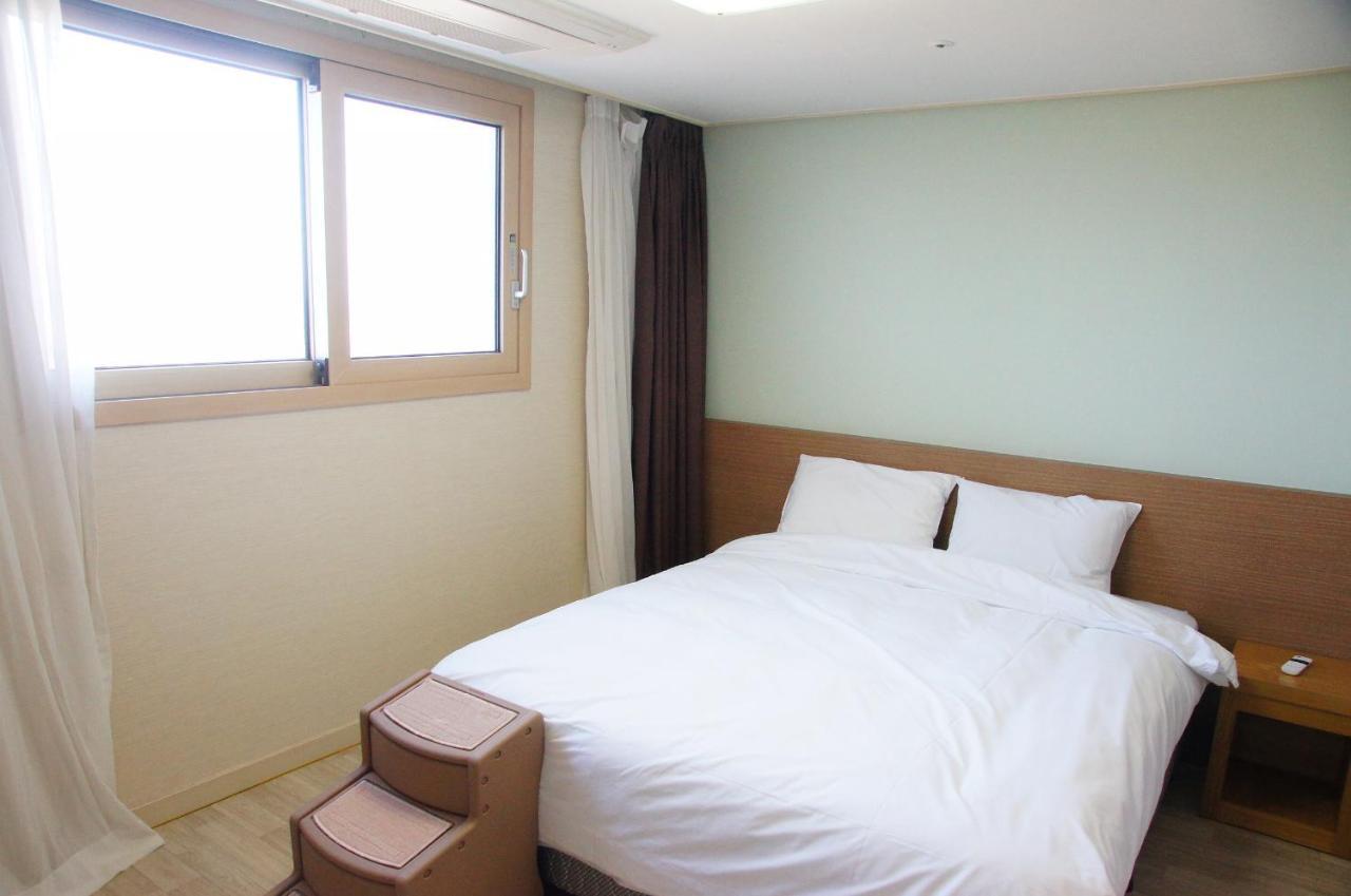 Hi Jeju Hotel Bagian luar foto