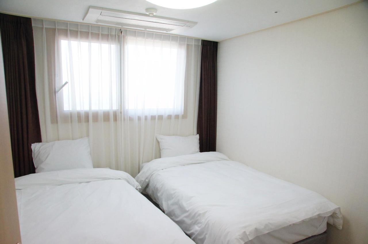 Hi Jeju Hotel Bagian luar foto