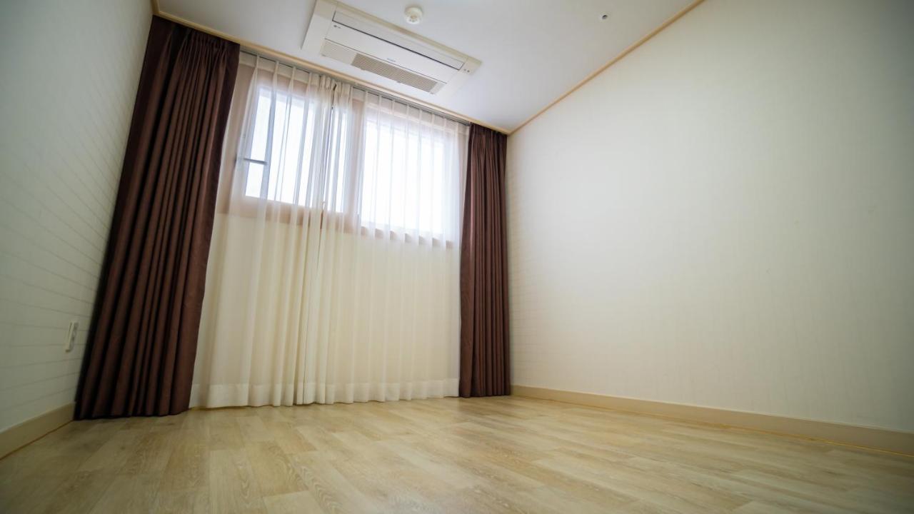 Hi Jeju Hotel Bagian luar foto