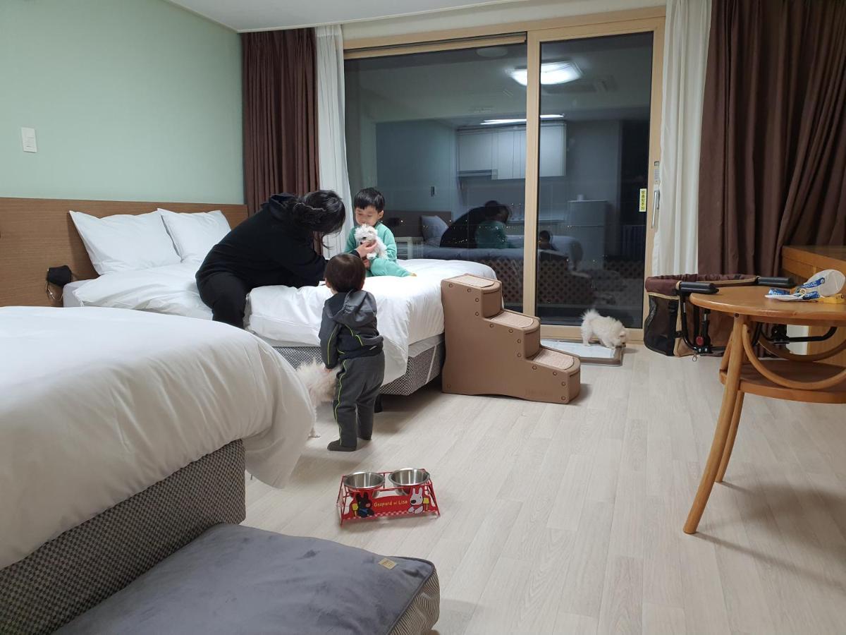 Hi Jeju Hotel Bagian luar foto
