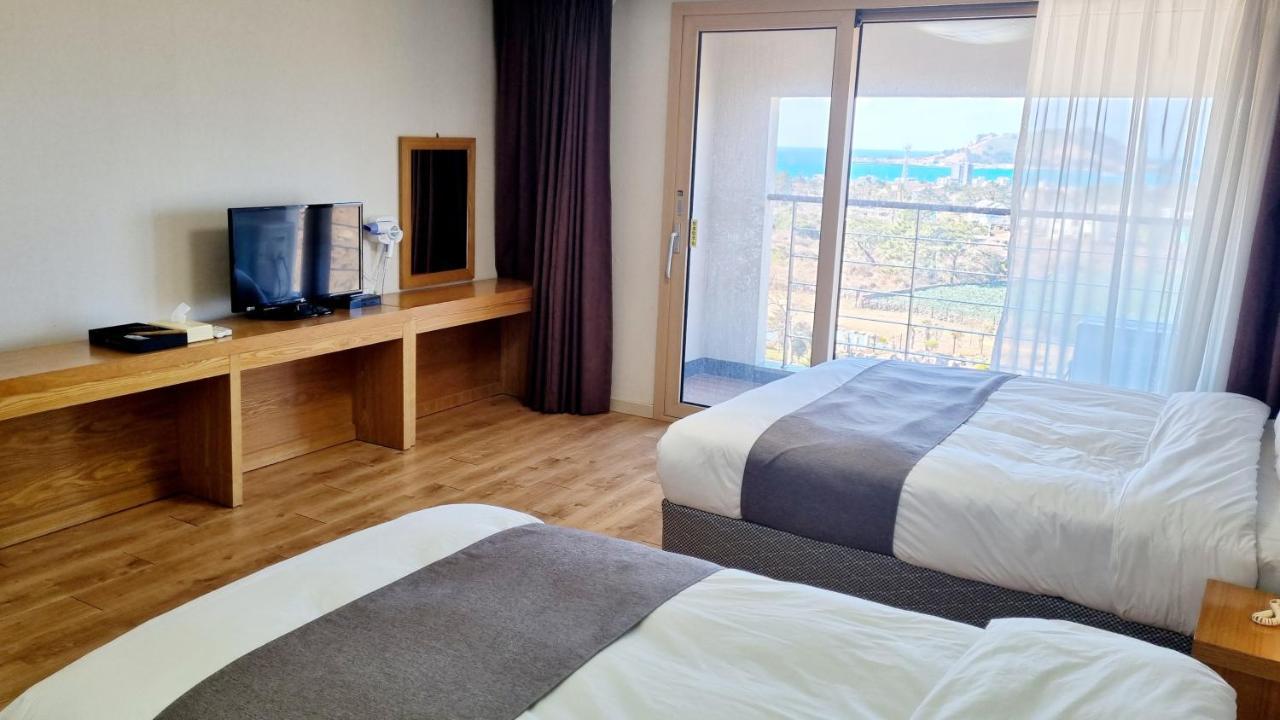 Hi Jeju Hotel Bagian luar foto