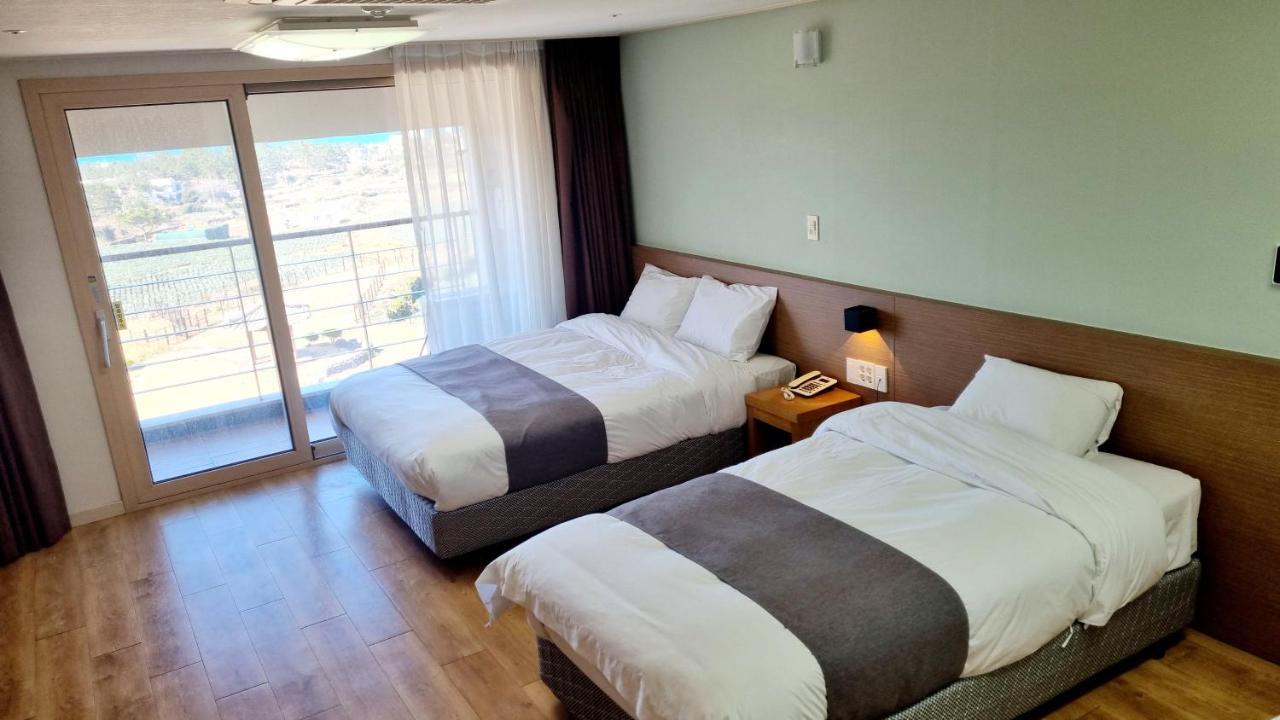 Hi Jeju Hotel Bagian luar foto